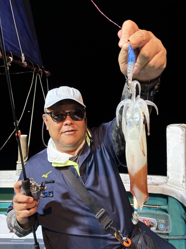 アカイカ(ケンサキイカ)