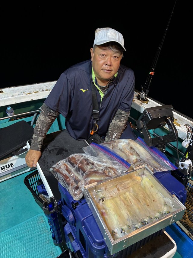 アカイカ(ケンサキイカ)