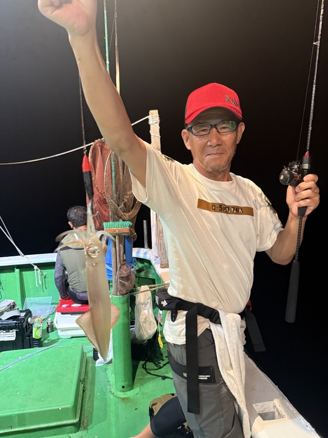 アカイカ(ケンサキイカ)