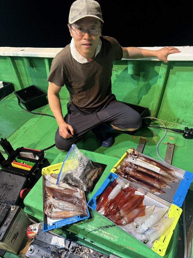 アカイカ(ケンサキイカ)・スルメイカ