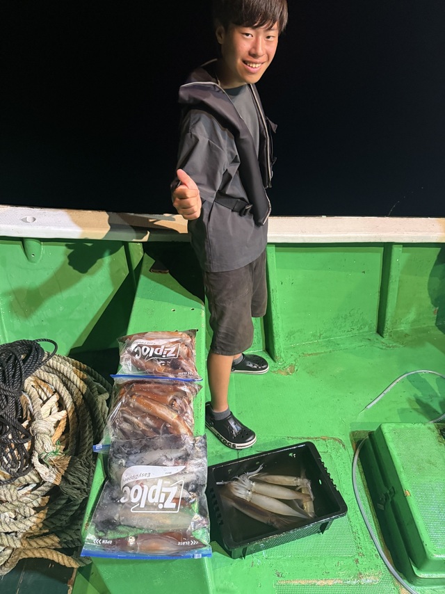 アカイカ(ケンサキイカ)・スルメイカ