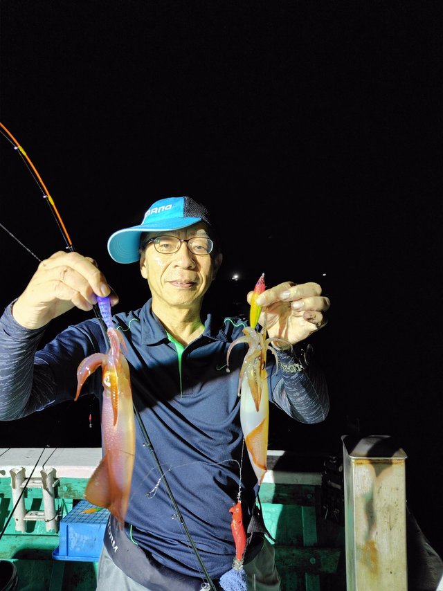 シロイカ(ケンサキイカ)