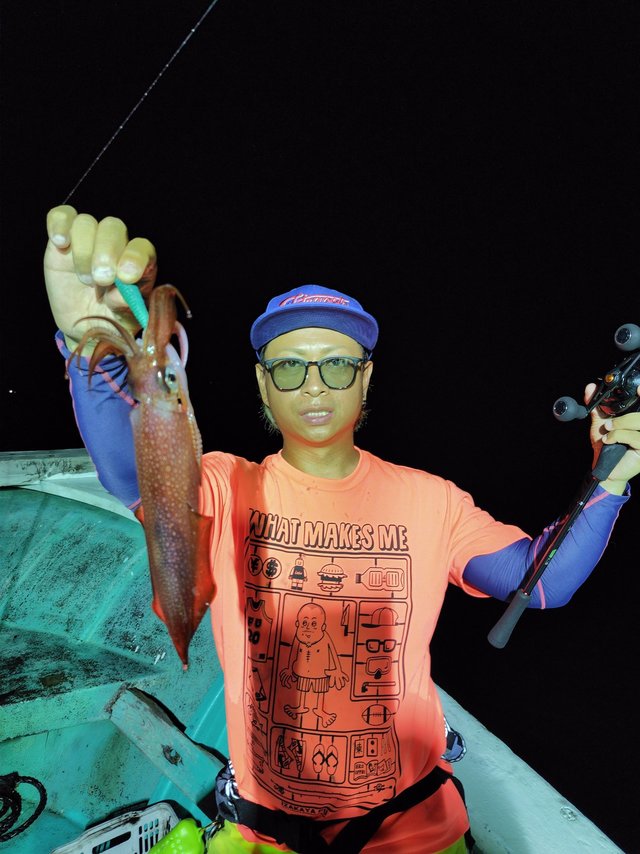 シロイカ(ケンサキイカ)