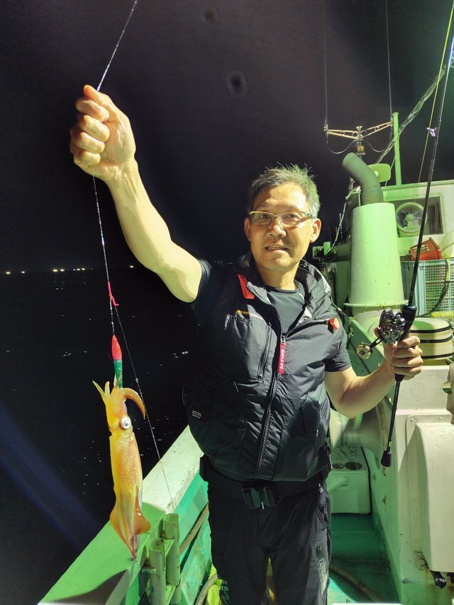 シロイカ(ケンサキイカ)