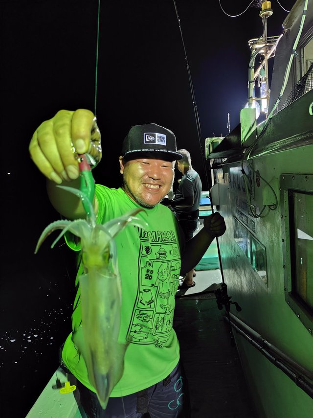 シロイカ(ケンサキイカ)