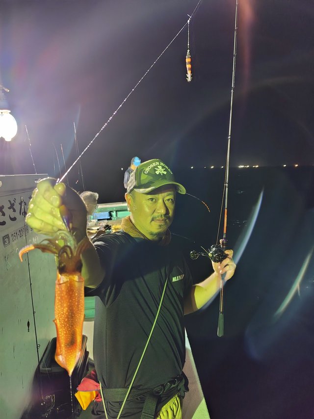 シロイカ(ケンサキイカ)