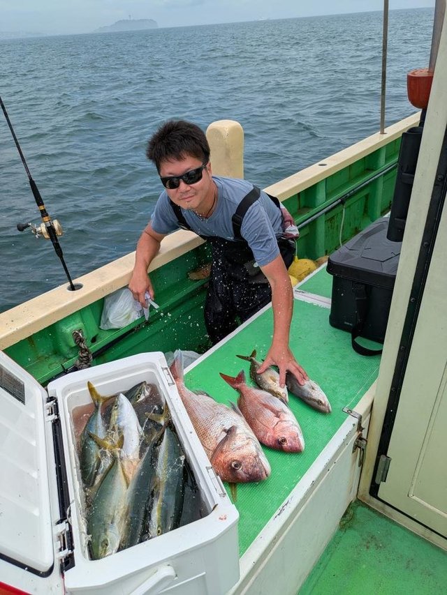 マダイ・ワカシ(ブリ)・イナダ(ブリ)