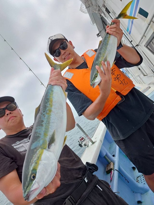 イナダ(ブリ)・ワラサ(ブリ)