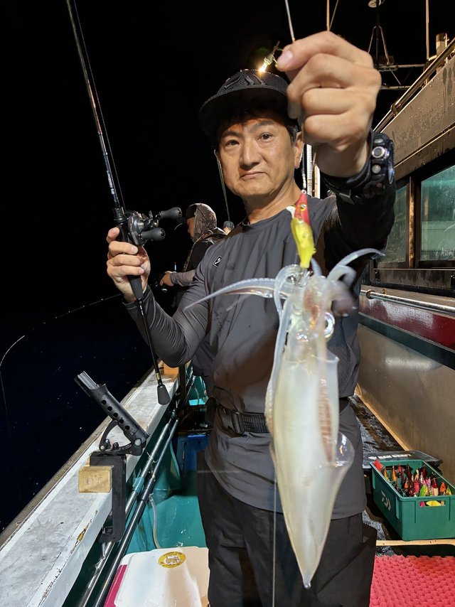 アカイカ(ケンサキイカ)