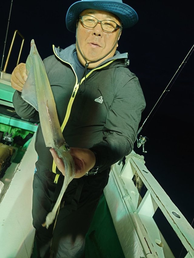 シロイカ(ケンサキイカ)