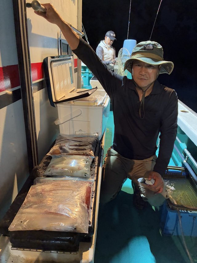 アカイカ(ケンサキイカ)