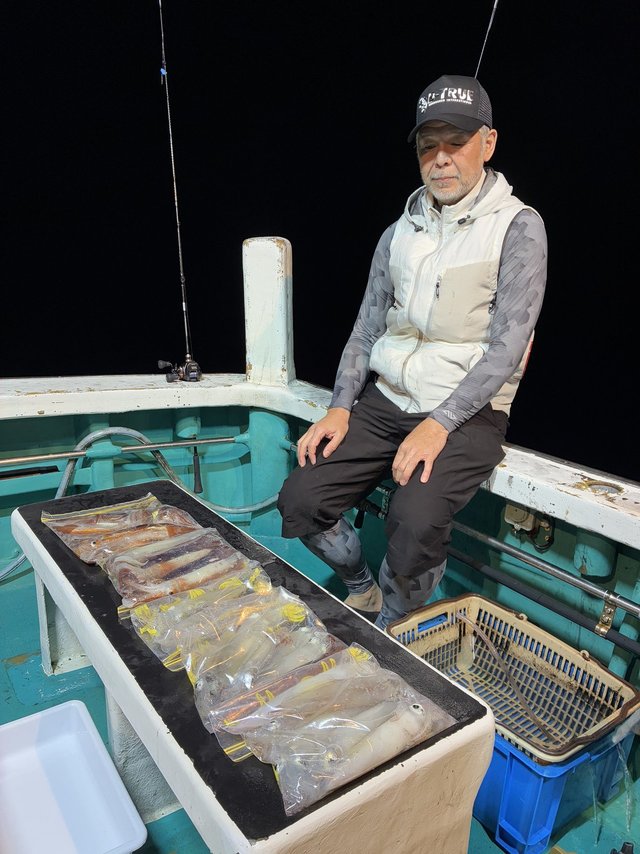 アカイカ(ケンサキイカ)