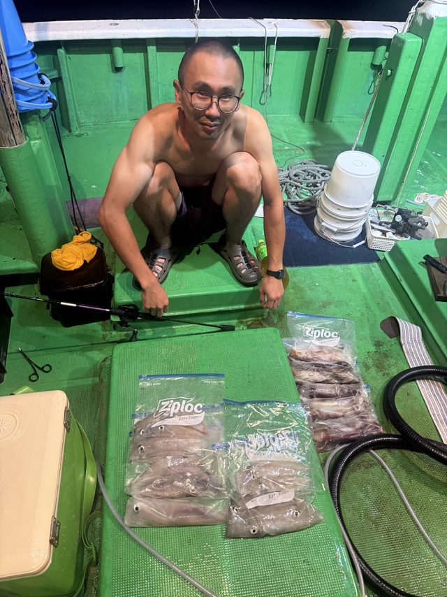 アカイカ(ケンサキイカ)・スルメイカ