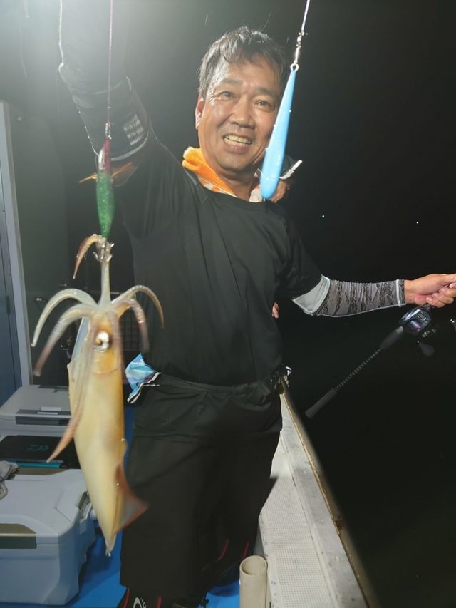 シロイカ(ケンサキイカ)