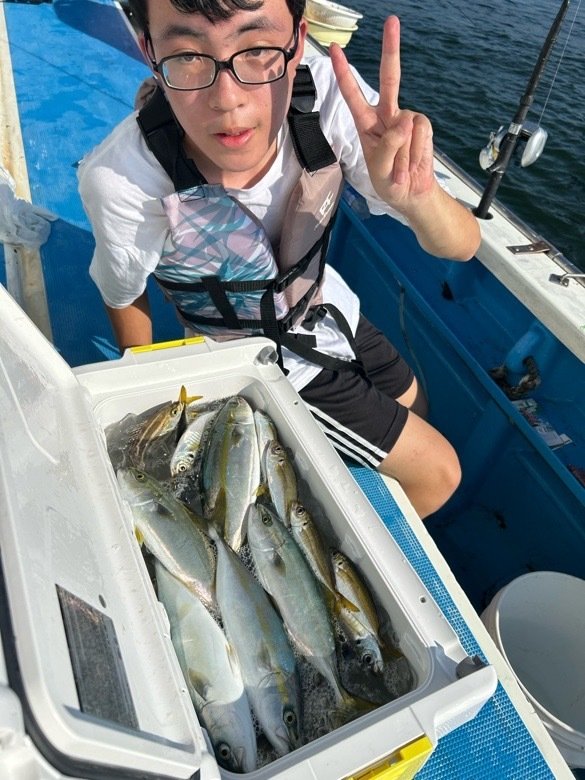 アジ(マアジ)・イナダ(ブリ)