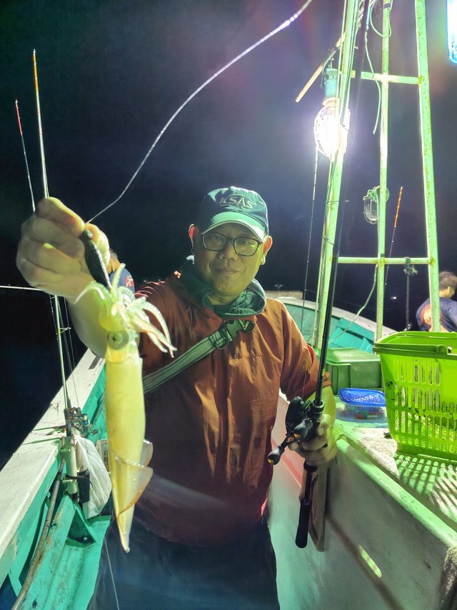 シロイカ(ケンサキイカ)