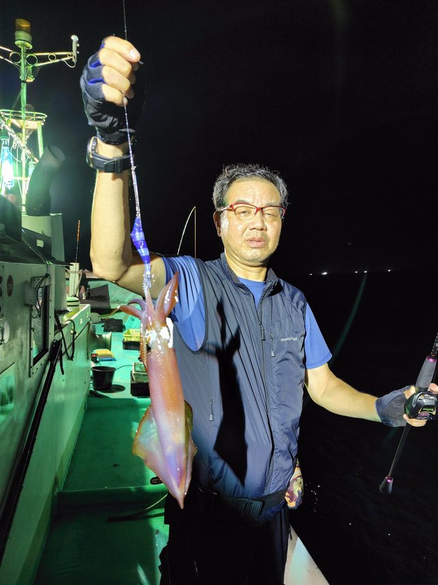 シロイカ(ケンサキイカ)