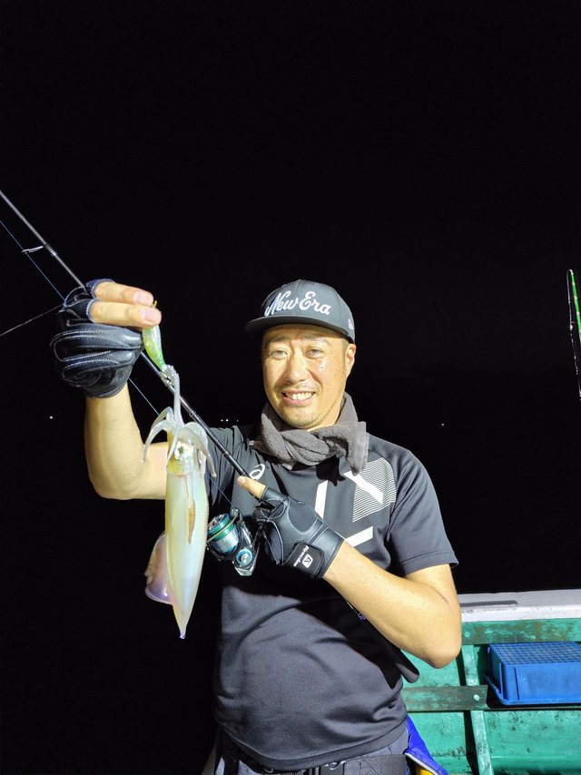 シロイカ(ケンサキイカ)