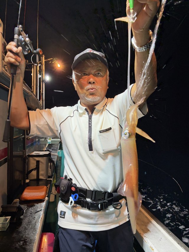 アカイカ(ケンサキイカ)