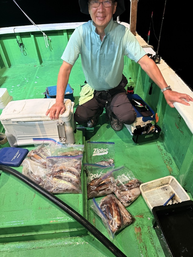 アカイカ(ケンサキイカ)・スルメイカ