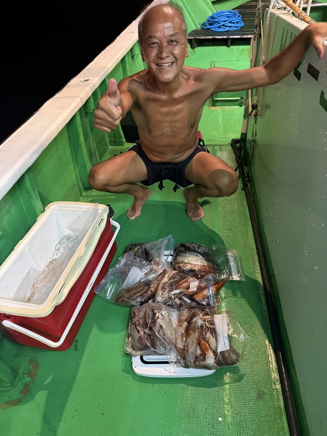 アカイカ(ケンサキイカ)・スルメイカ