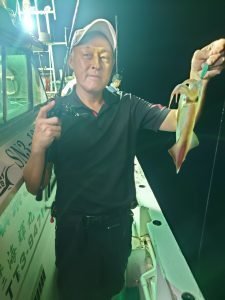 シロイカ(ケンサキイカ)