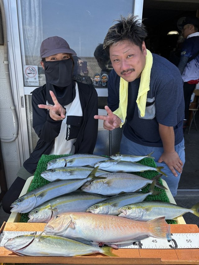 イナダ(ブリ)・シロアマダイ