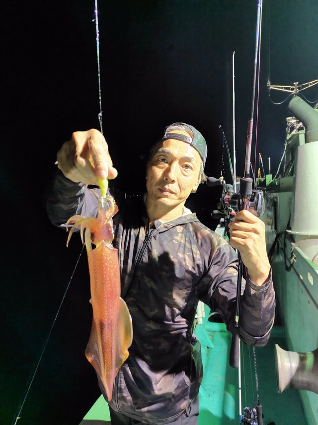 シロイカ(ケンサキイカ)