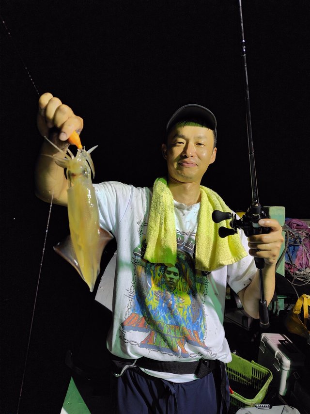 シロイカ(ケンサキイカ)