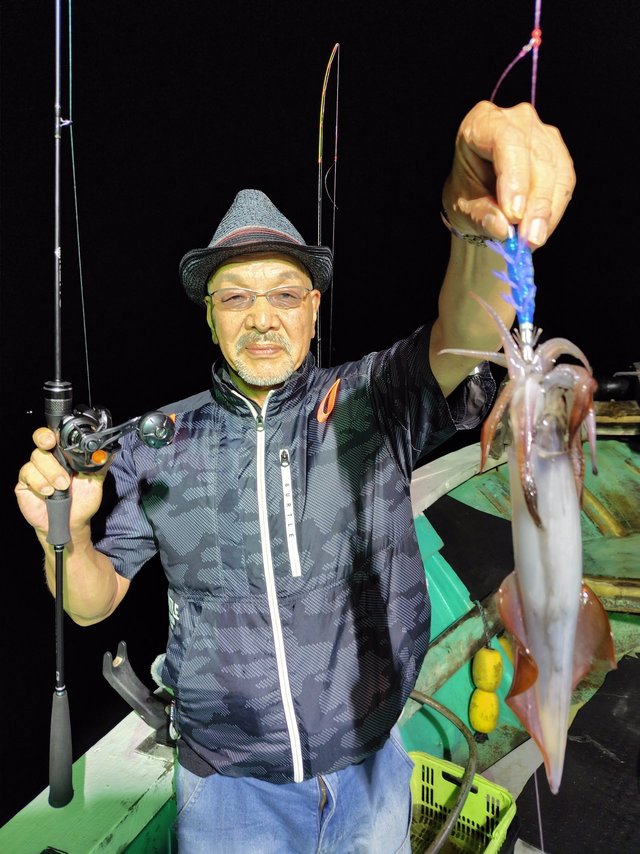 シロイカ(ケンサキイカ)