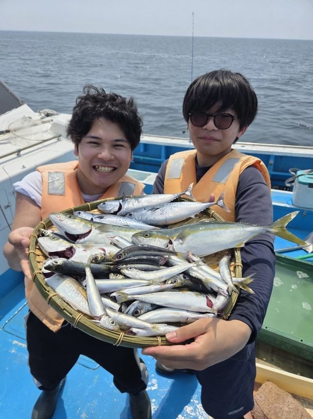 アジ(マアジ)・イナダ(ブリ)
