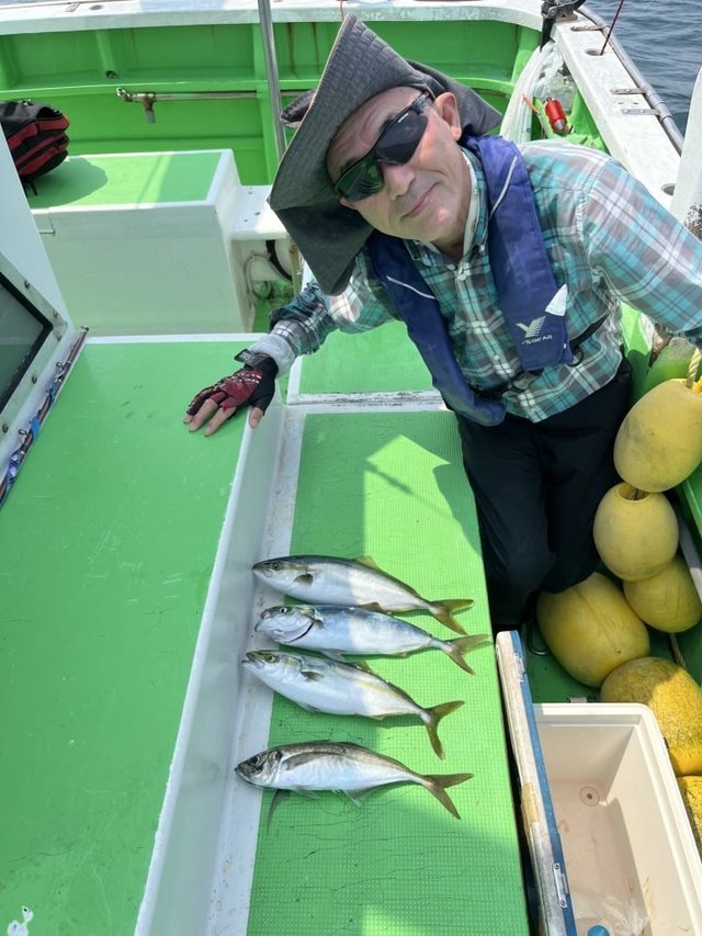 アジ(マアジ)・イナダ(ブリ)