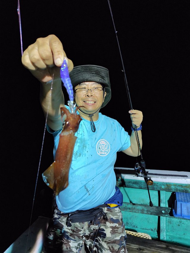 シロイカ(ケンサキイカ)