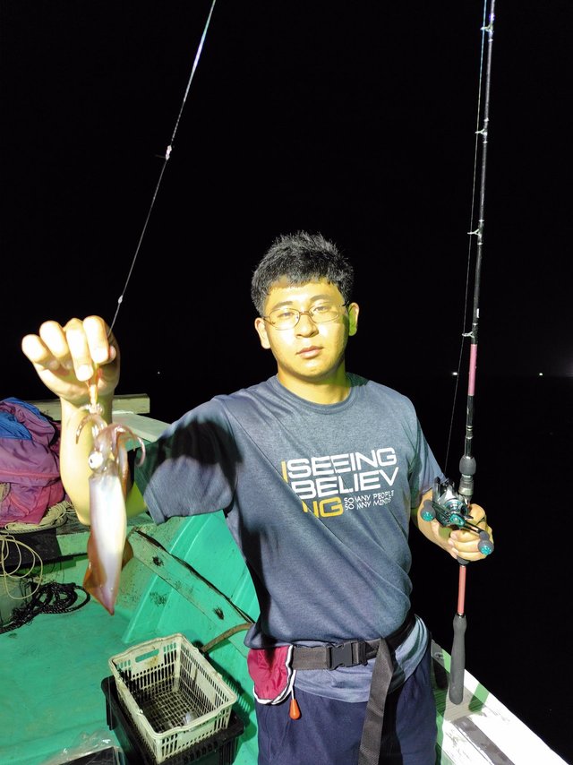 シロイカ(ケンサキイカ)