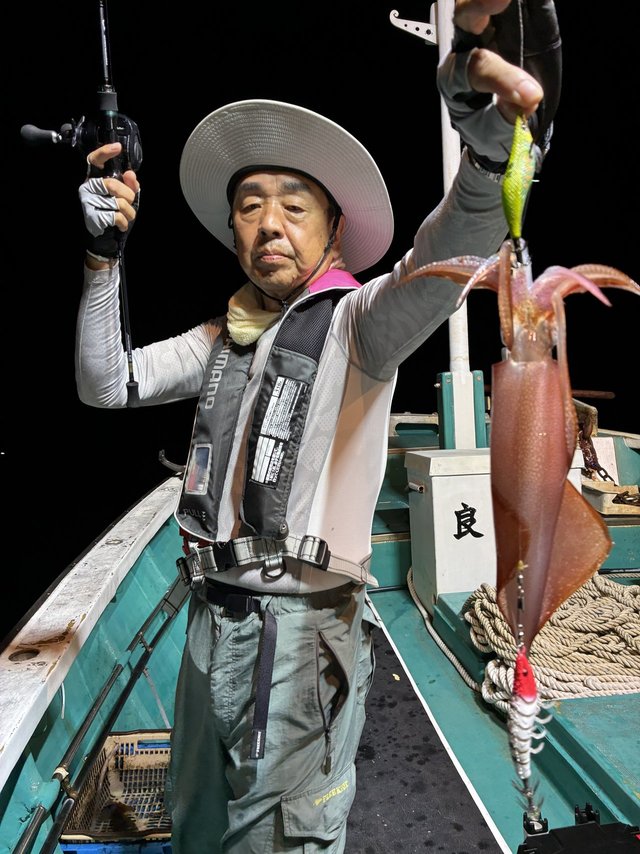 アカイカ(ケンサキイカ)