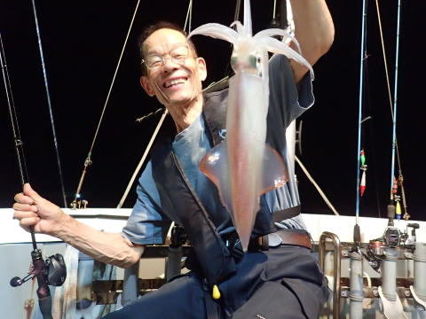 シロイカ(ケンサキイカ)