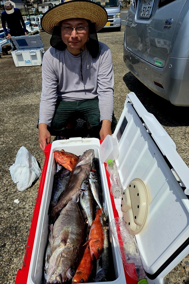 アラ・クロムツ