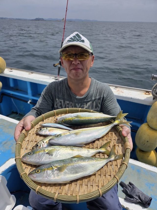 アジ(マアジ)・イナダ(ブリ)