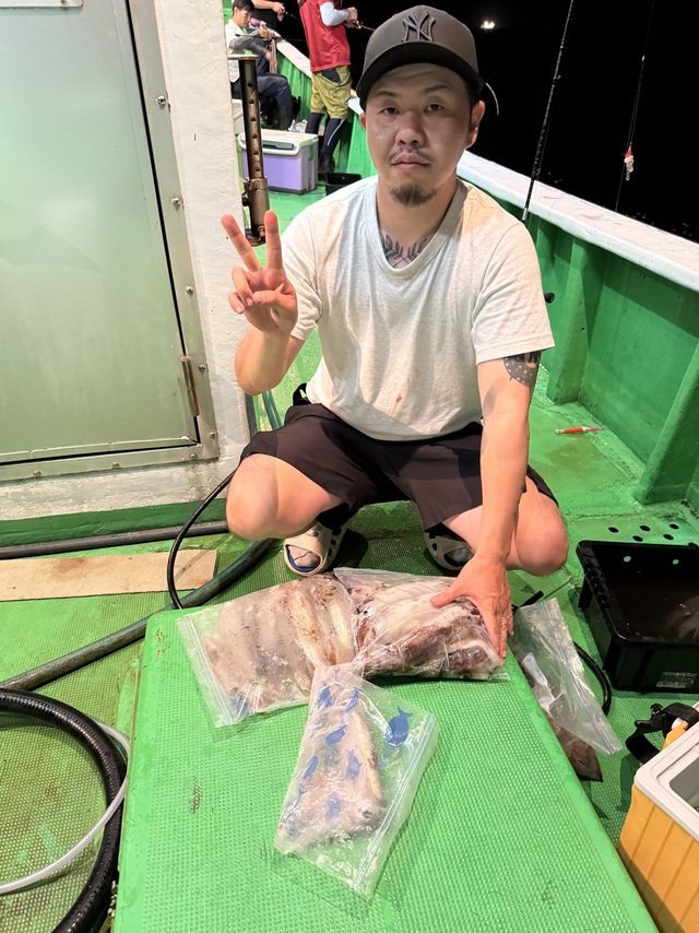 アカイカ(ケンサキイカ)・スルメイカ