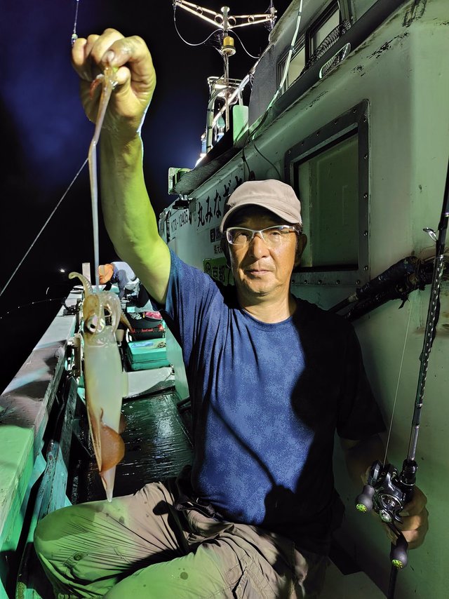 シロイカ(ケンサキイカ)