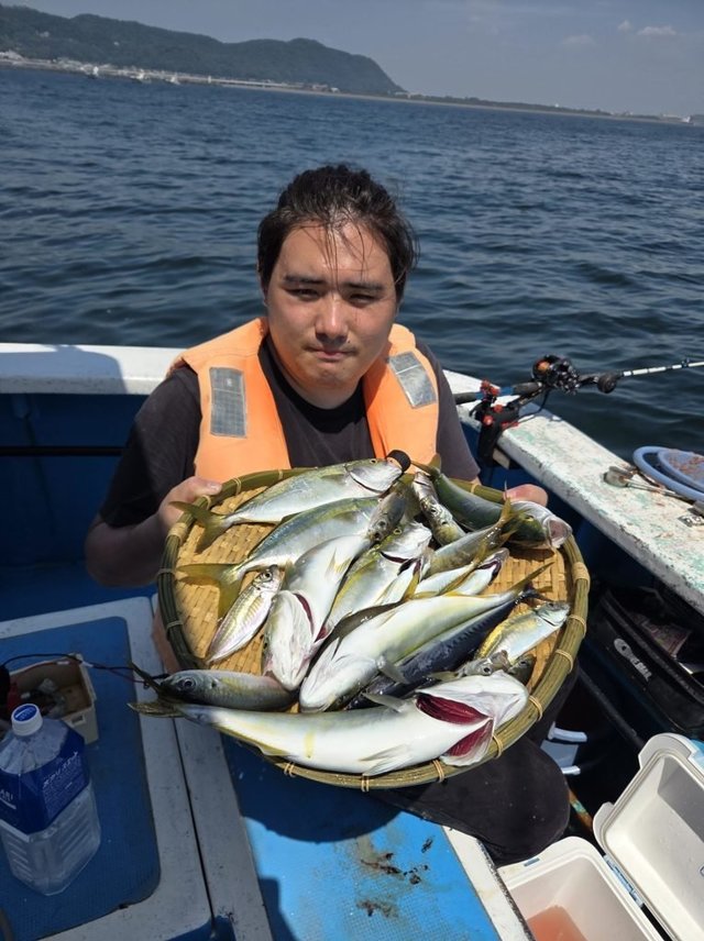 アジ(マアジ)・イナダ(ブリ)