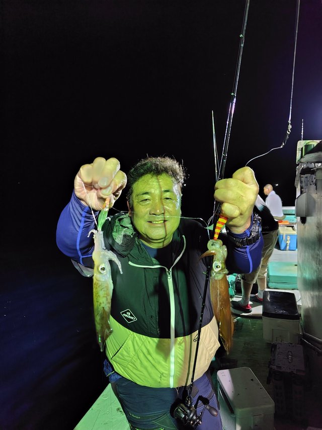 シロイカ(ケンサキイカ)