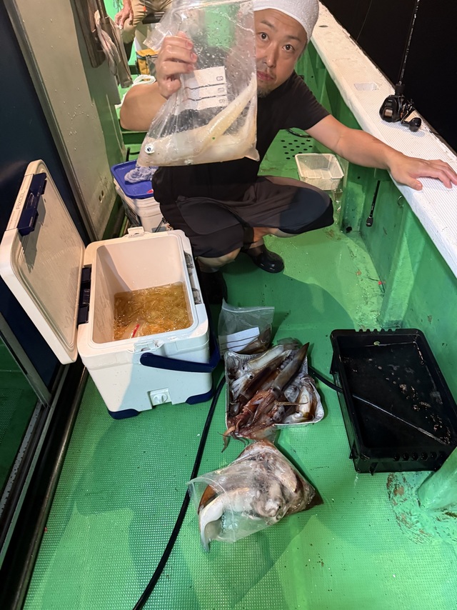 アカイカ(ケンサキイカ)・スルメイカ