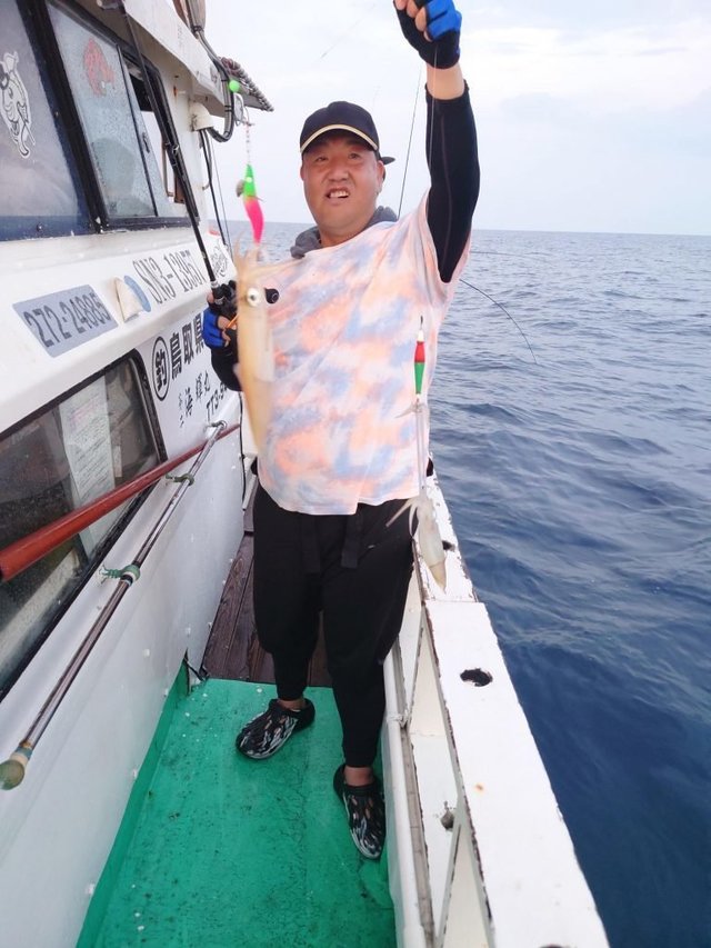 シロイカ(ケンサキイカ)