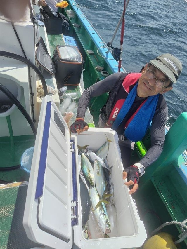 ワカシ(ブリ)・イナダ(ブリ)