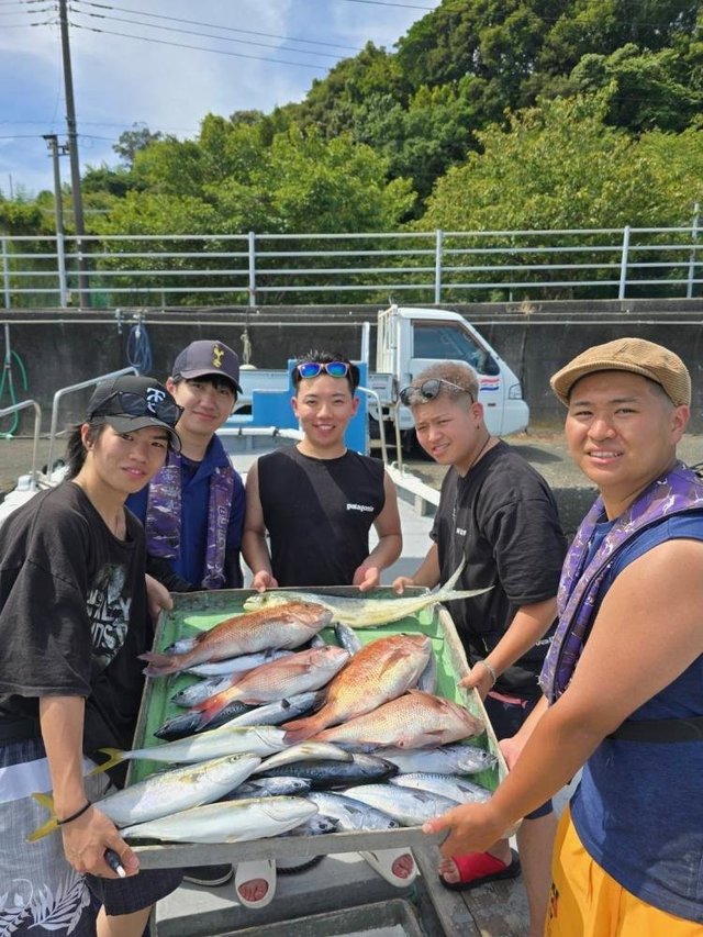 マダイ・イナダ(ブリ)・イサキ・シイラ