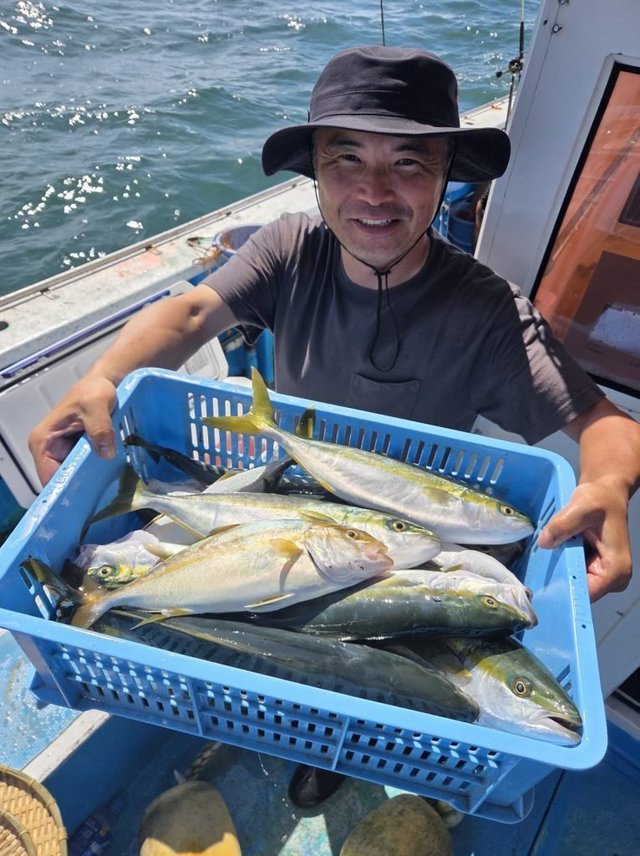 イナダ(ブリ)・カンパチ