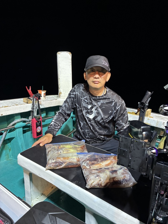 アカイカ(ケンサキイカ)・スルメイカ