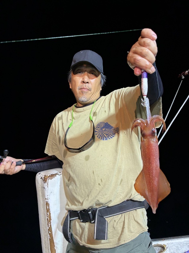 アカイカ(ケンサキイカ)