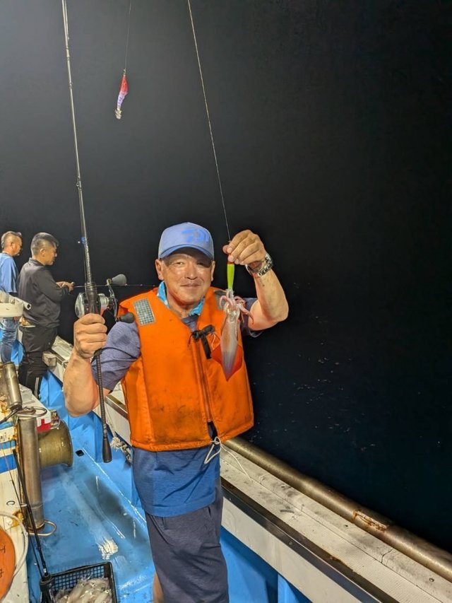 シロイカ(ケンサキイカ)